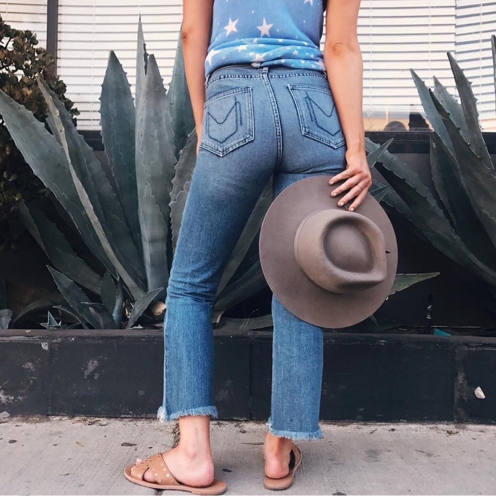 ✨SOLD✨Show Me Your Mumu Bronx Kick Flare Jeans - Retail $140 - Picture 1 of 3